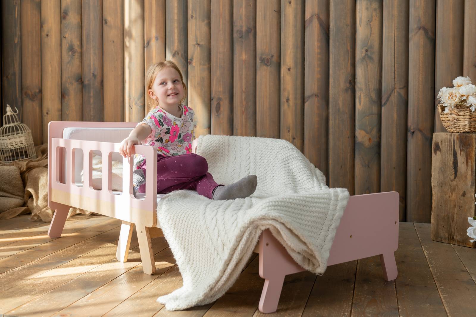Mitwachsendes Babybett 90x80 - 80x120 cm mit Matratze - umbaubar zum Juniorbett & Sofa Pink -